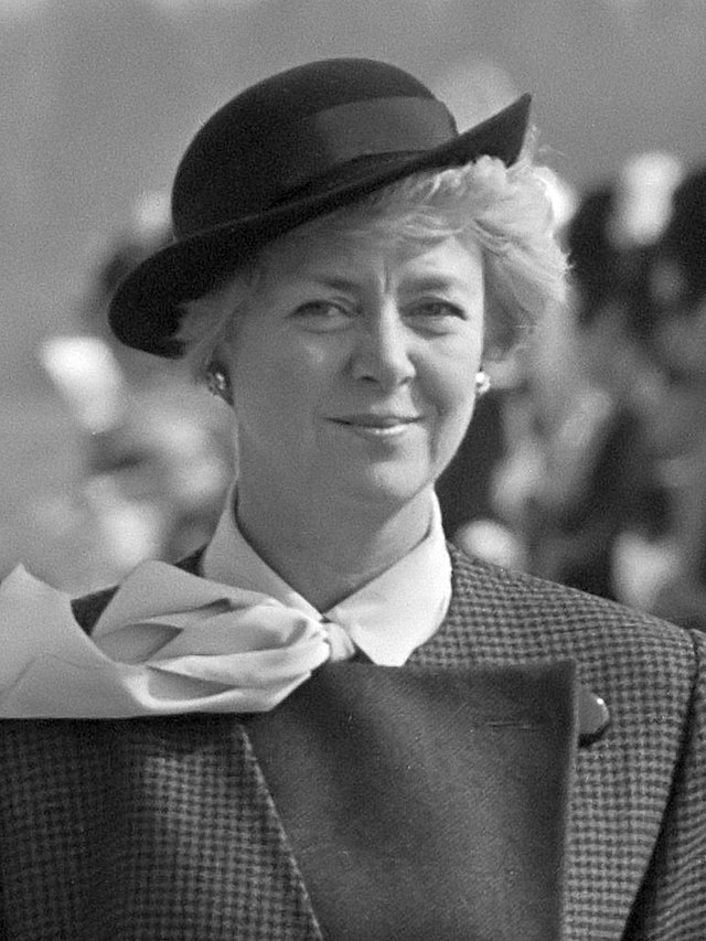 Vigdis_Finnbogadottir_(1985)